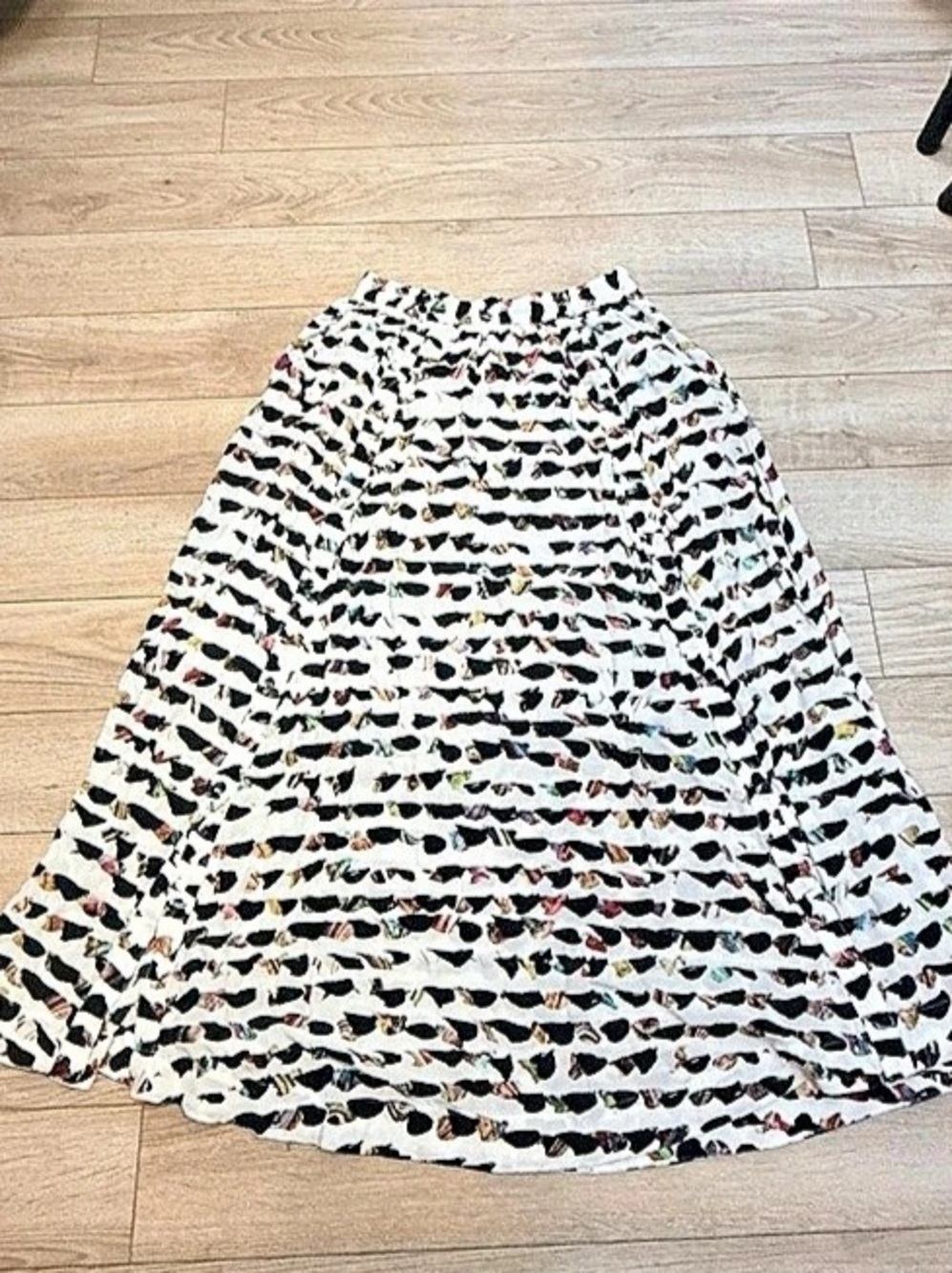 H&M Abstract Print Midi Skirt Size Medium